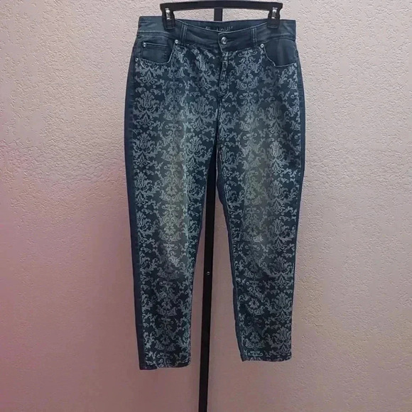 Chico's Ankle Pant w/floral pattern - Picture 1 of 4